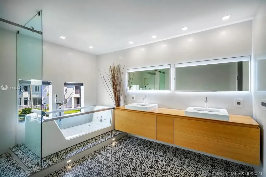 20824 NE 30th Place Aventura FL 33180
