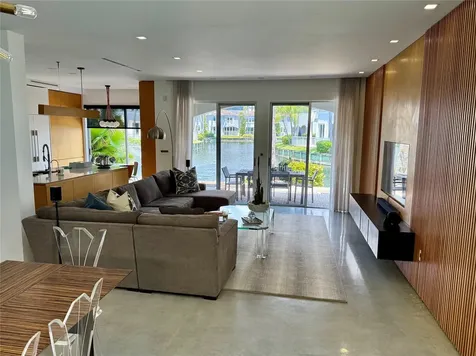 20824 NE 30th Place Aventura FL 33180