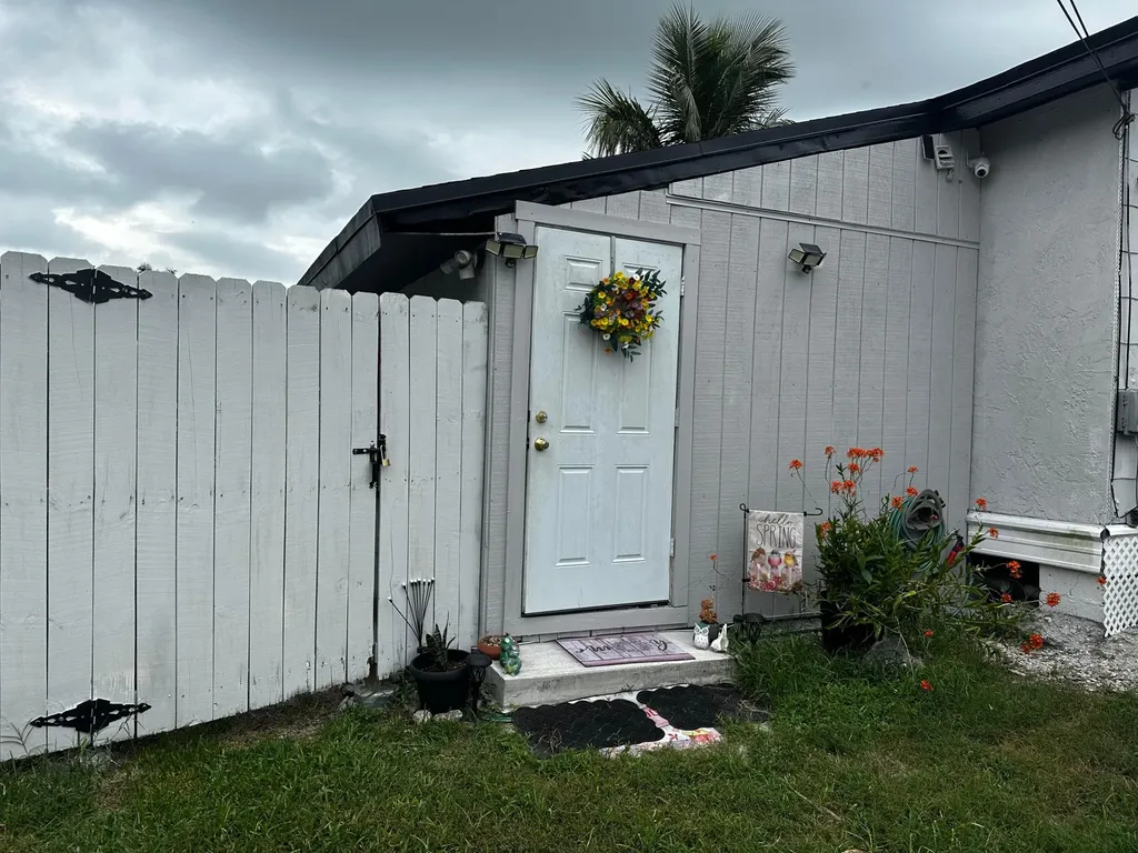 566 SE 7th Drive Belle Glade FL 33430