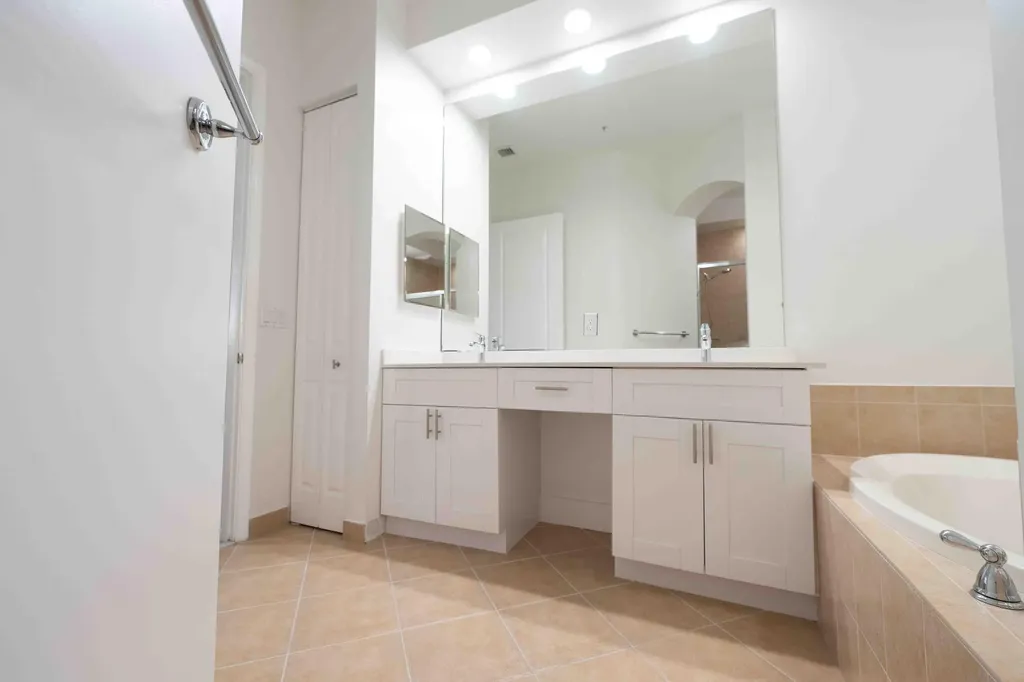 2925 NW 126th Avenue Sunrise FL 33323