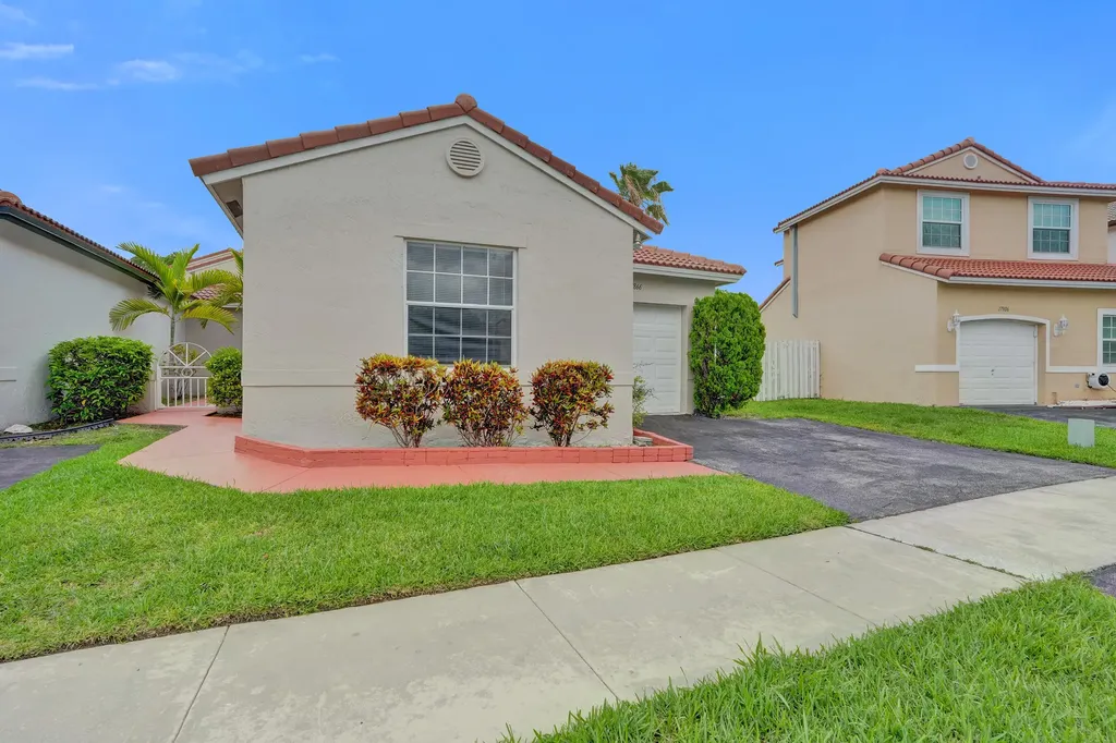 17866 SW 10th Lane Pembroke Pines FL 33029