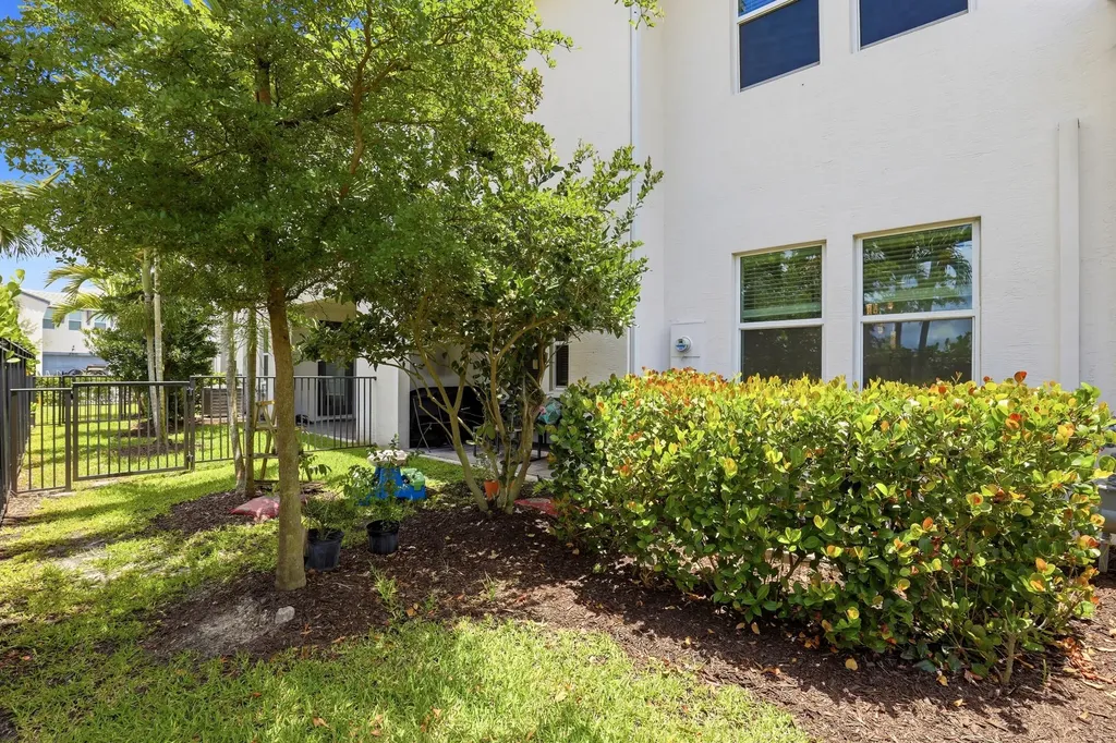 5169 Willow Creek Drive Westlake FL 33470