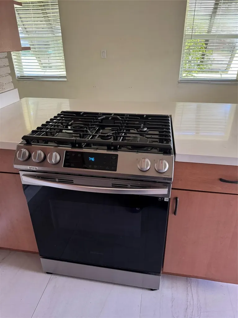 925 N 32nd Avenue Hollywood FL 33021