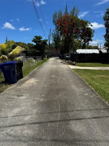 925 N 32nd Avenue Hollywood FL 33021