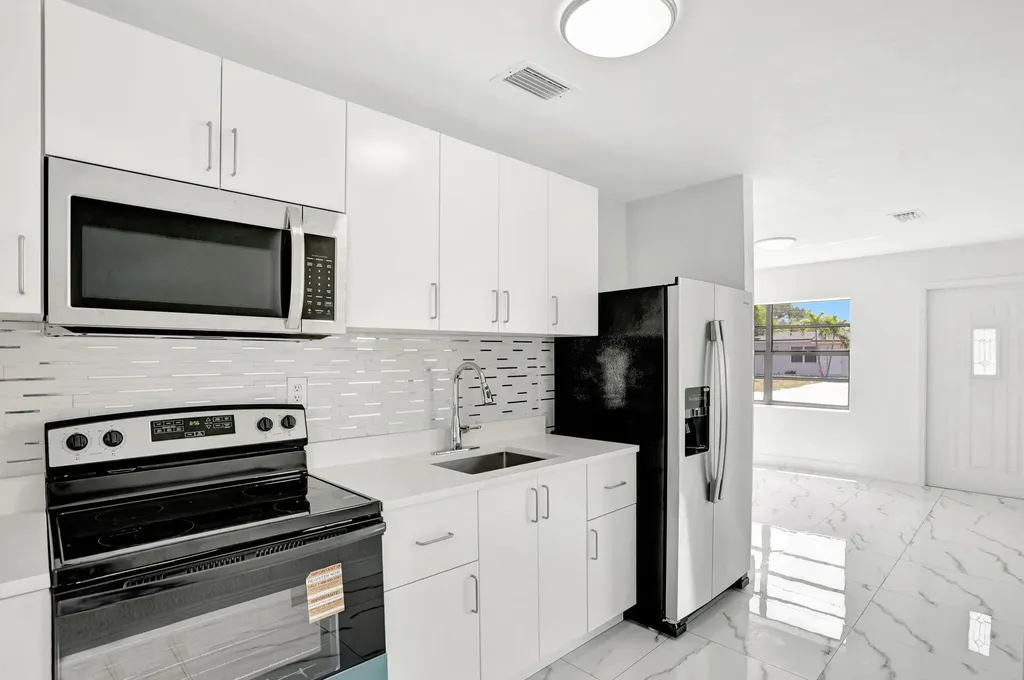 3060 NE 12th Avenue Pompano Beach FL 33064