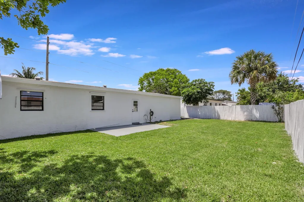 3060 NE 12th Avenue Pompano Beach FL 33064