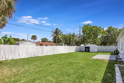 3060 NE 12th Avenue Pompano Beach FL 33064