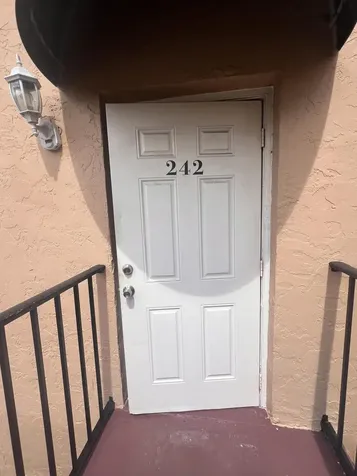 6061 N 10th Avenue Avenue N Greenacres FL 33463