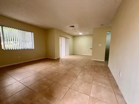 6061 N 10th Avenue Avenue N Greenacres FL 33463