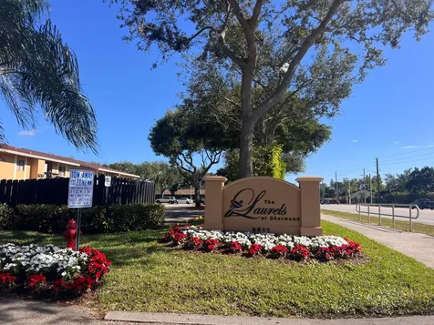 6061 N 10th Avenue Avenue N Greenacres FL 33463