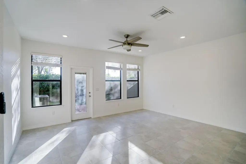 Palm Springs FL 33406