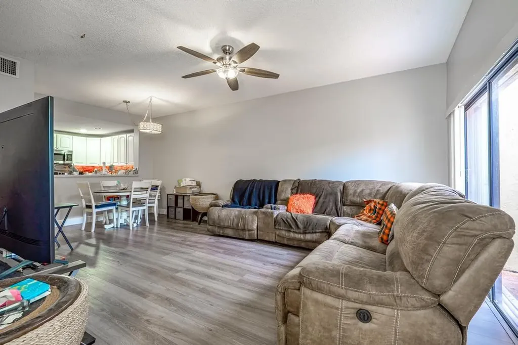 151 SW 95th Terrace Pembroke Pines FL 33025