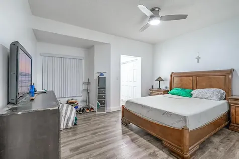 151 SW 95th Terrace Pembroke Pines FL 33025