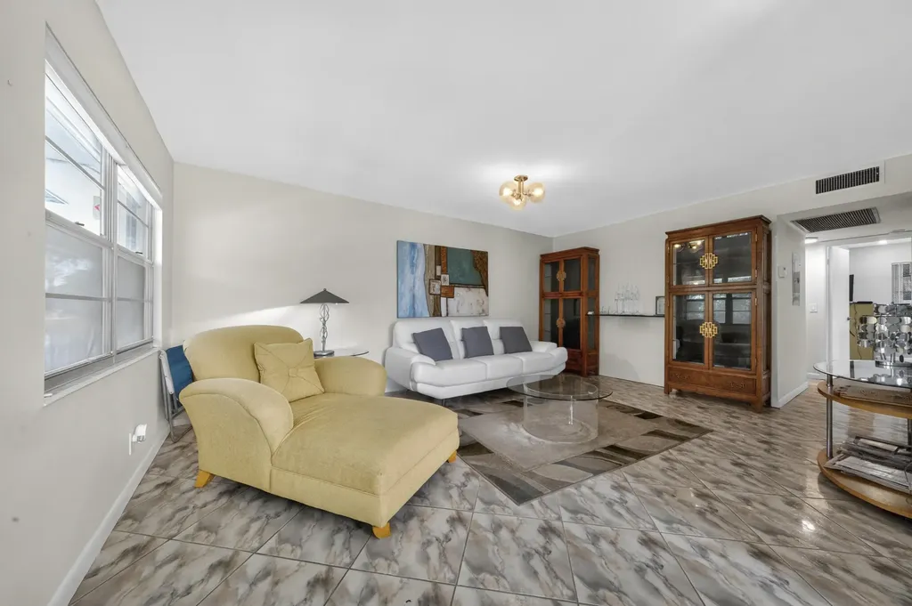 176 Upminster H Deerfield Beach FL 33442