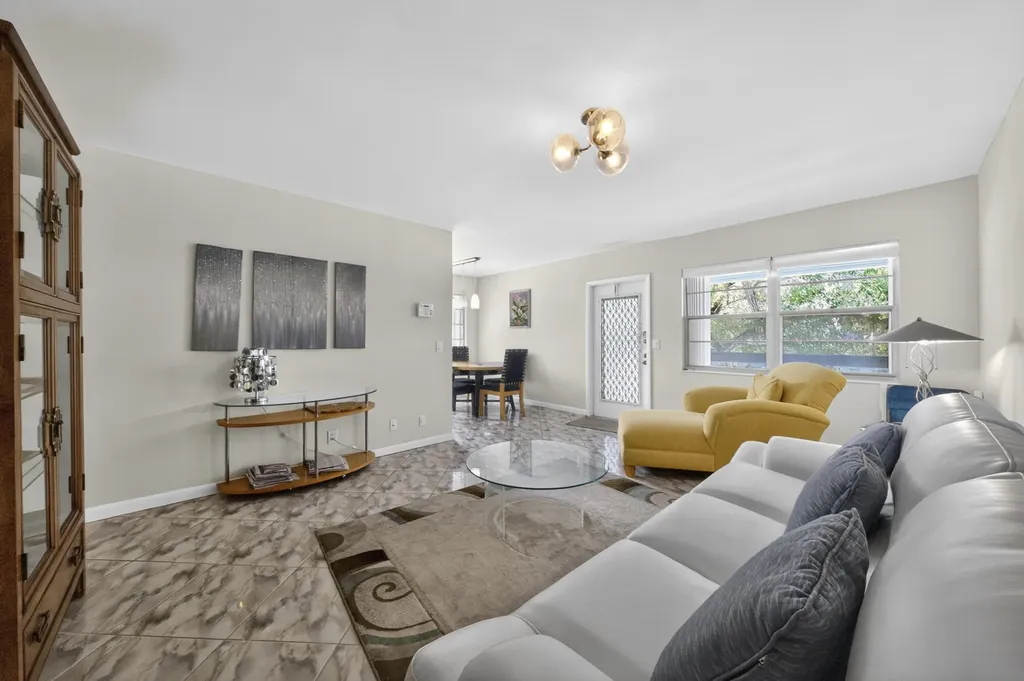176 Upminster H Deerfield Beach FL 33442