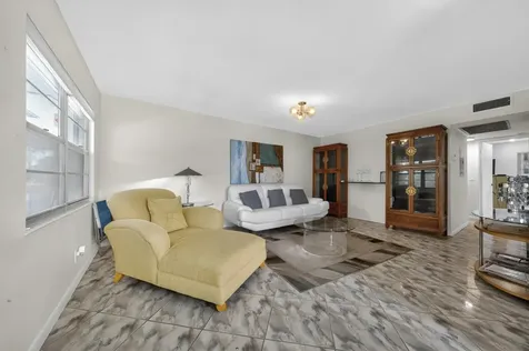 176 Upminster H Deerfield Beach FL 33442