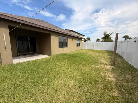 5306 Entertainment Way Fort Pierce FL 34947