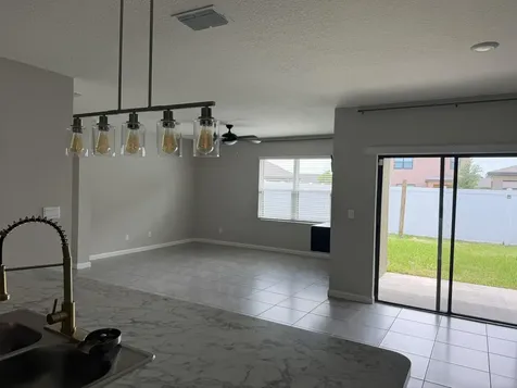 5306 Entertainment Way Fort Pierce FL 34947