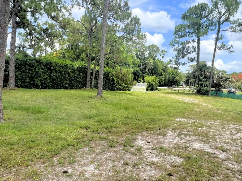 4811 N 122nd Drive Drive N The Acreage FL 33411