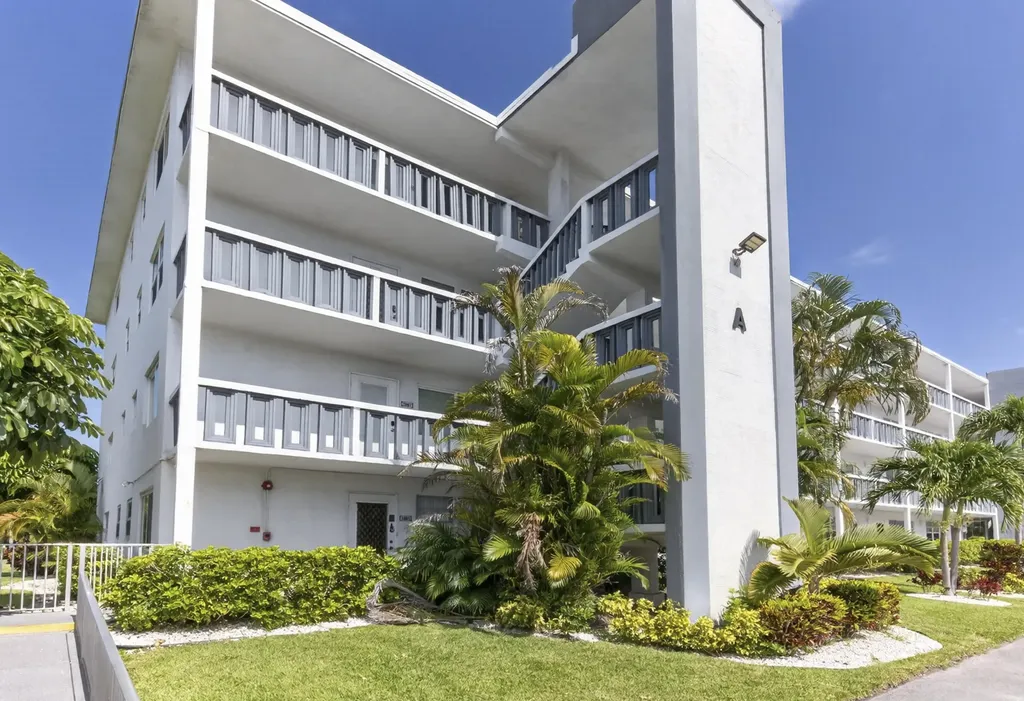 2002 Berkshire A Deerfield Beach FL 33442