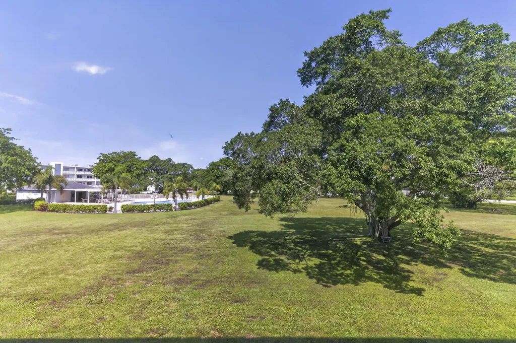2002 Berkshire A Deerfield Beach FL 33442
