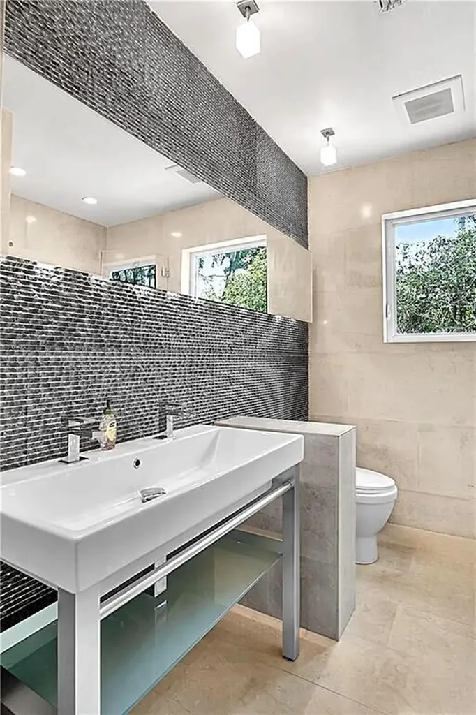 551 NE 53rd Street Miami FL 33137