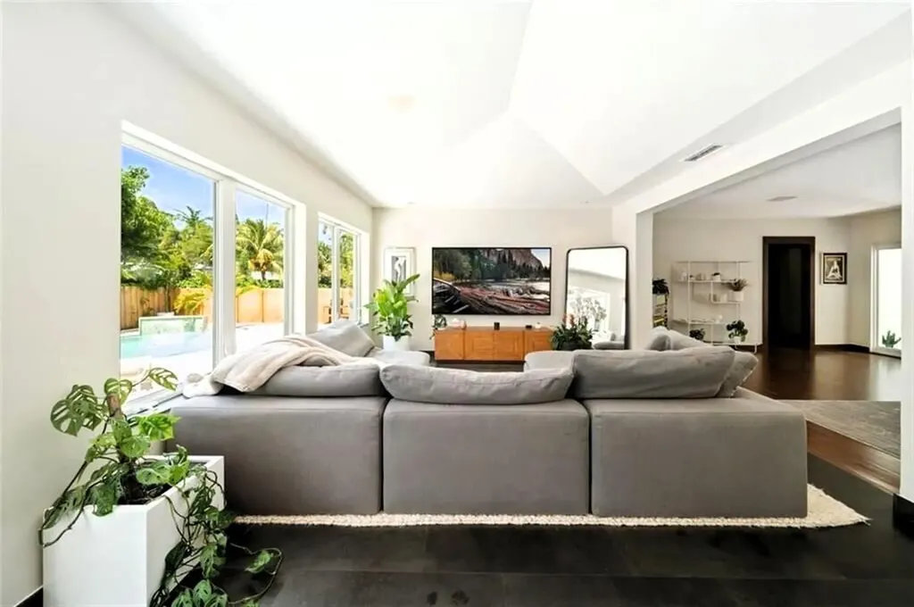 551 NE 53rd Street Miami FL 33137