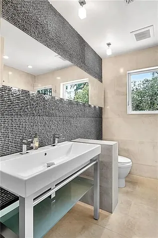 551 NE 53rd Street Miami FL 33137