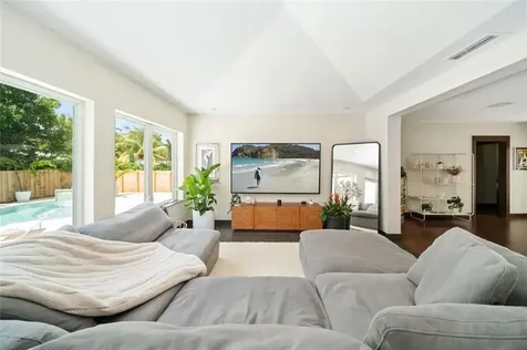 551 NE 53rd Street Miami FL 33137