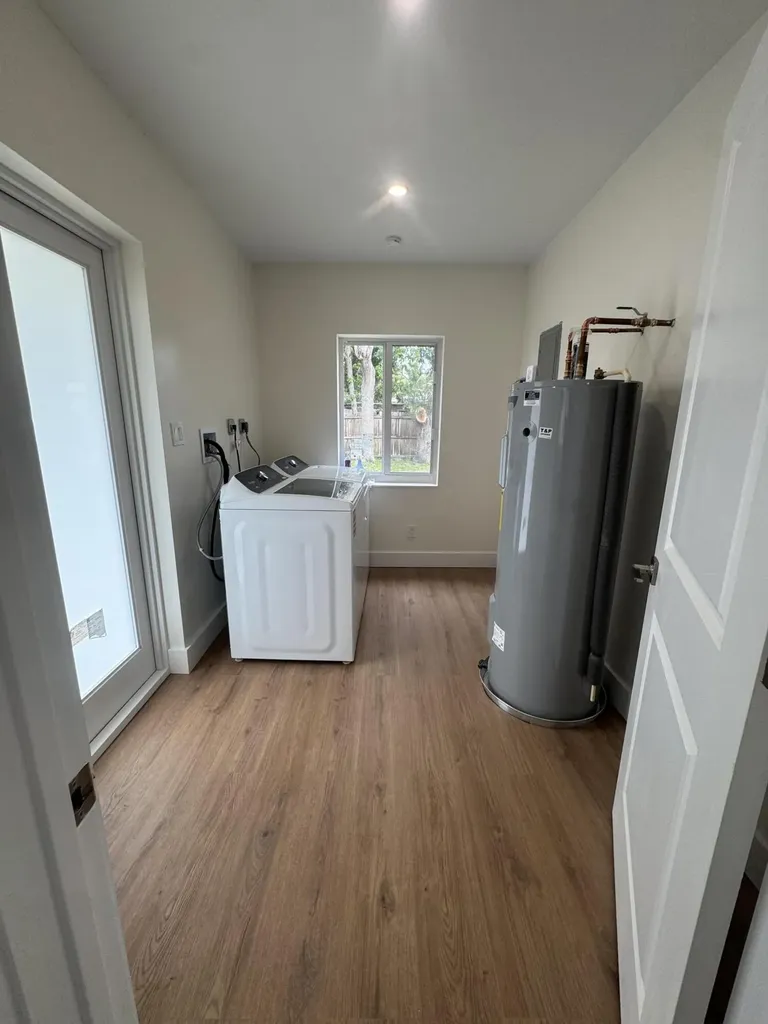 725 NE 160th Terrace Miami FL 33162