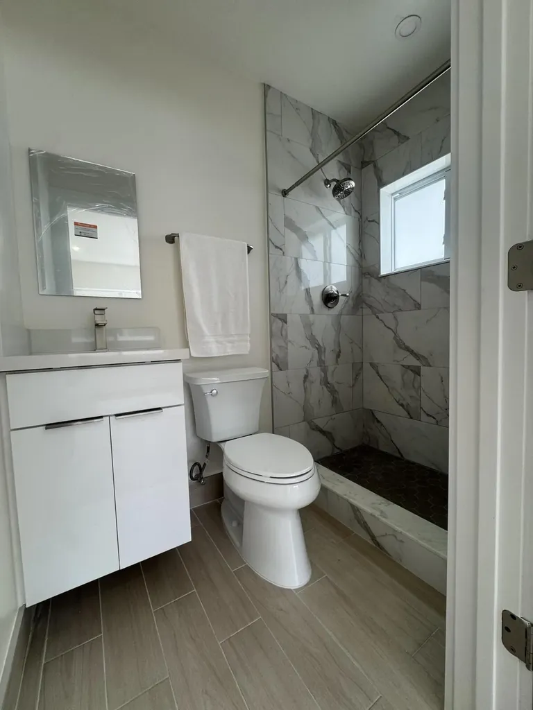 725 NE 160th Terrace Miami FL 33162