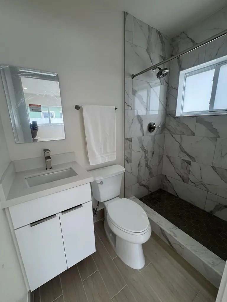 725 NE 160th Terrace Miami FL 33162