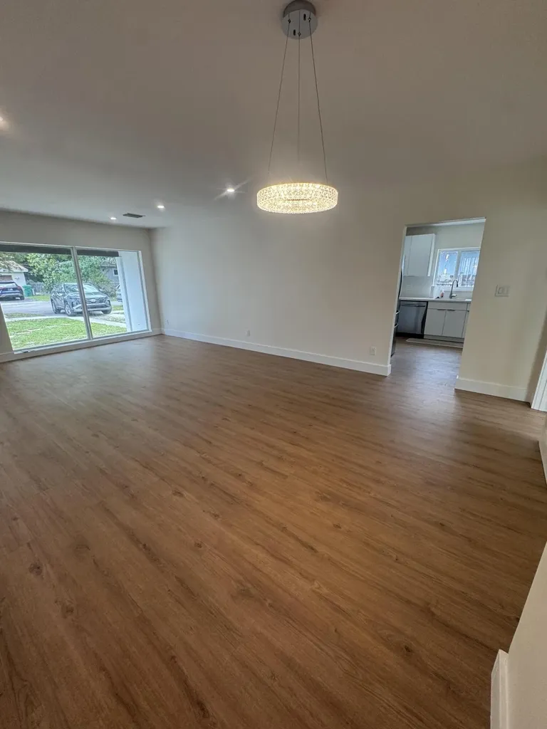 725 NE 160th Terrace Miami FL 33162