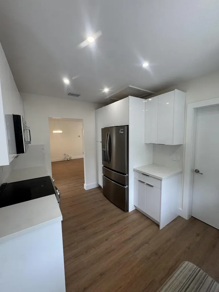 725 NE 160th Terrace Miami FL 33162