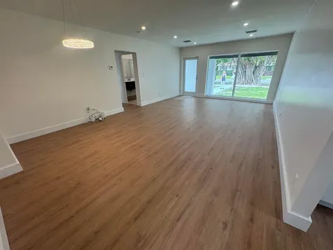 725 NE 160th Terrace Miami FL 33162