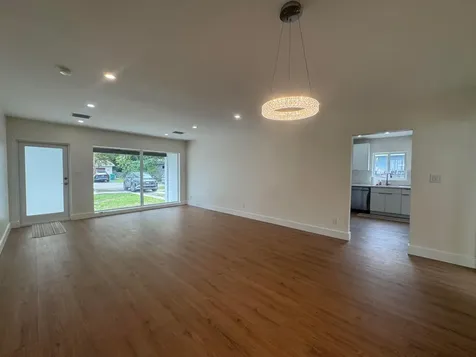 725 NE 160th Terrace Miami FL 33162