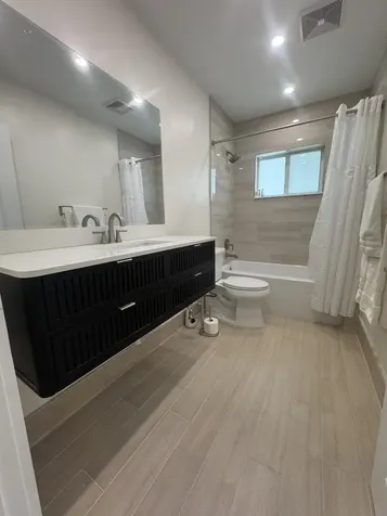 725 NE 160th Terrace Miami FL 33162