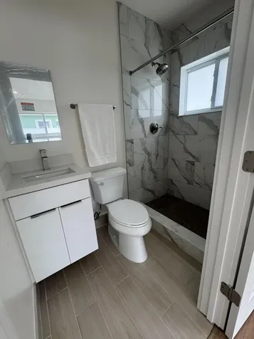 725 NE 160th Terrace Miami FL 33162