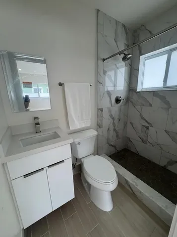 725 NE 160th Terrace Miami FL 33162