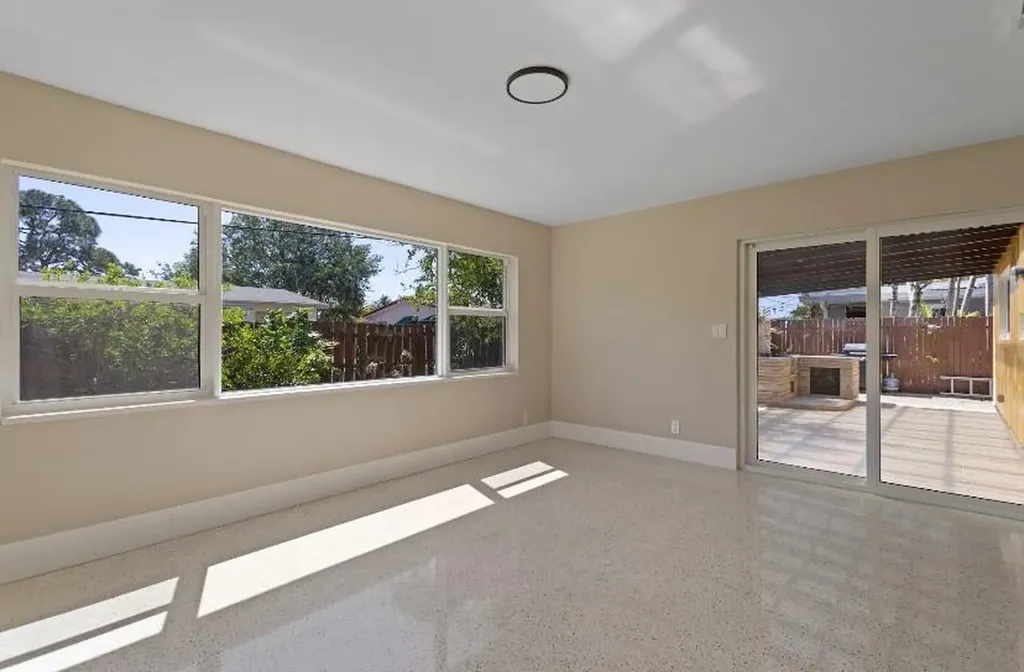 570 SE 2nd Avenue Pompano Beach FL 33060
