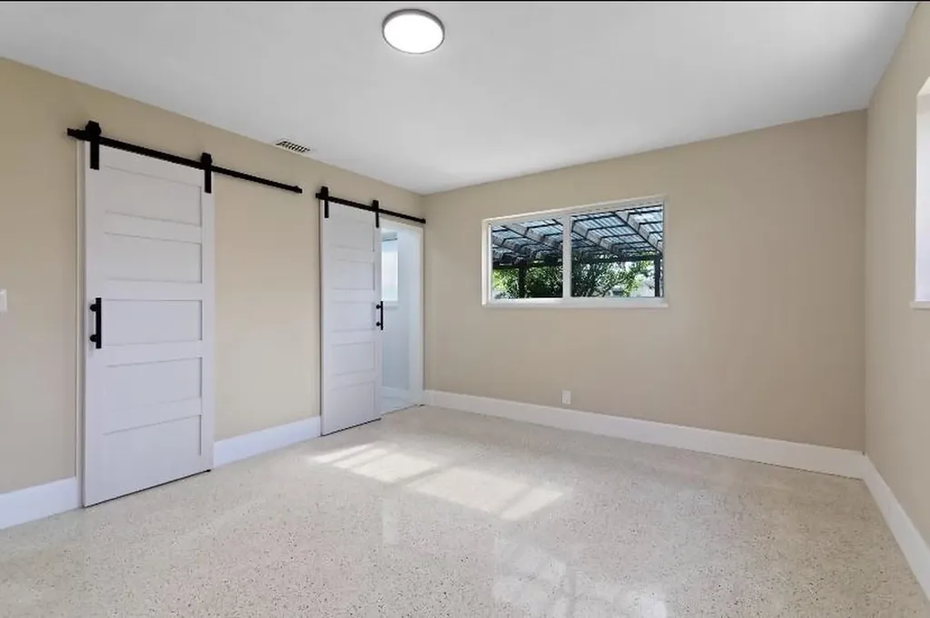 570 SE 2nd Avenue Pompano Beach FL 33060