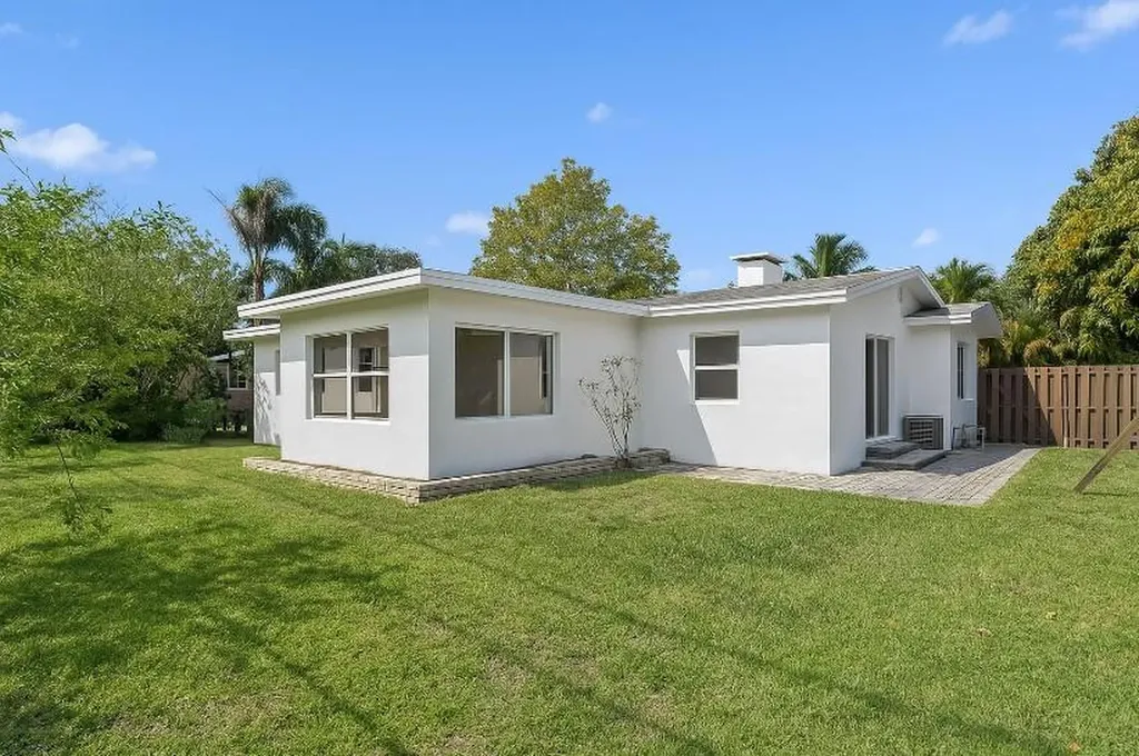 570 SE 2nd Avenue Pompano Beach FL 33060
