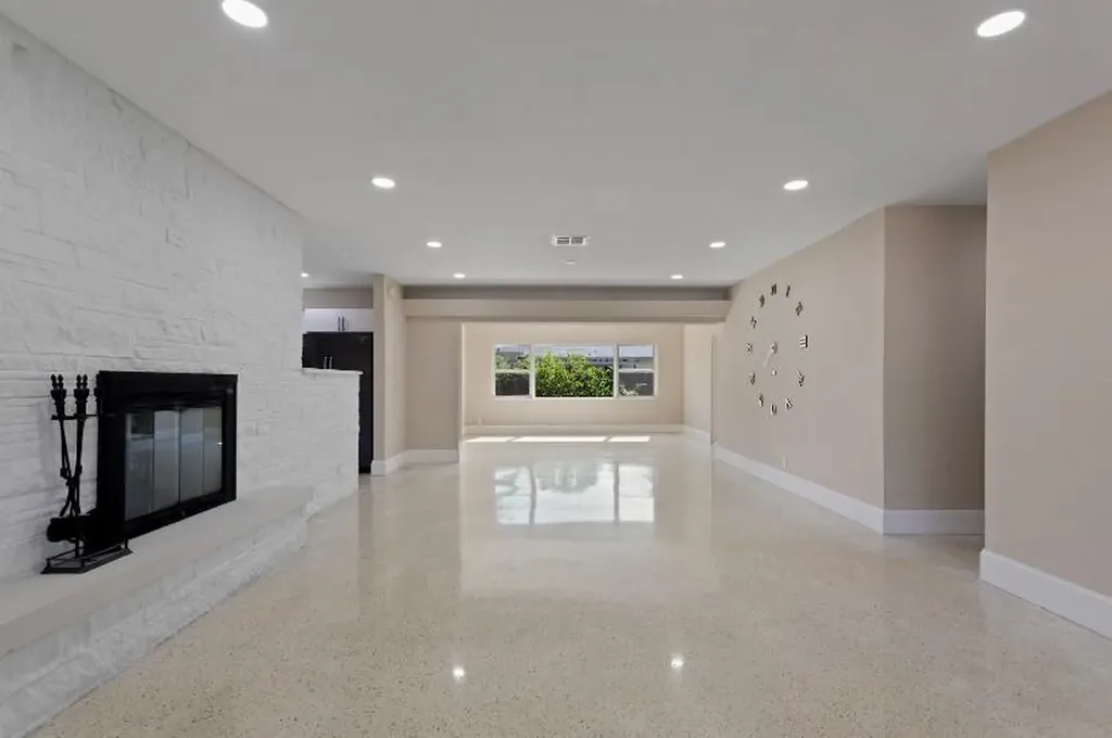 570 SE 2nd Avenue Pompano Beach FL 33060