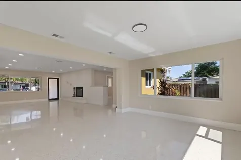570 SE 2nd Avenue Pompano Beach FL 33060
