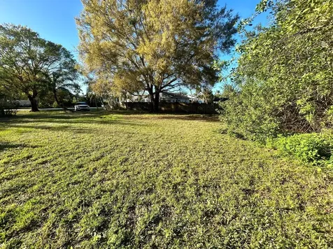 8922 102nd Avenue Vero Beach FL 32967