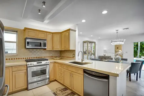 290 E Fern Drive Boca Raton FL 33432