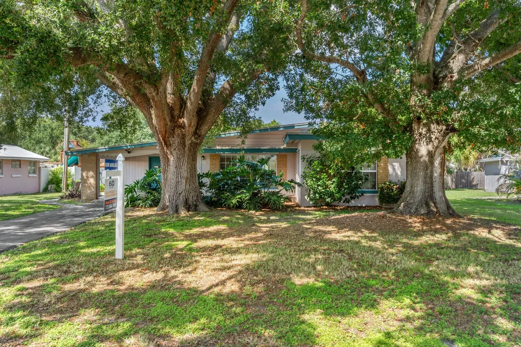 2456 Cortez Avenue Vero Beach FL 32960