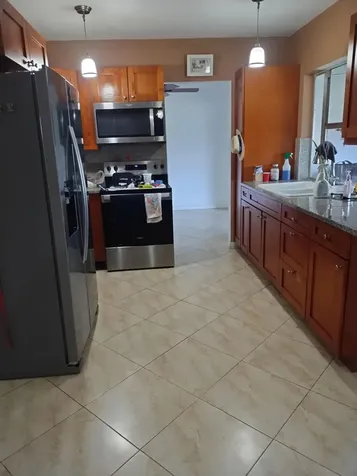 6810 NW 75th Street Tamarac FL 33321