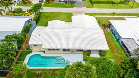 4240 NE 19th Avenue Oakland Park FL 33308