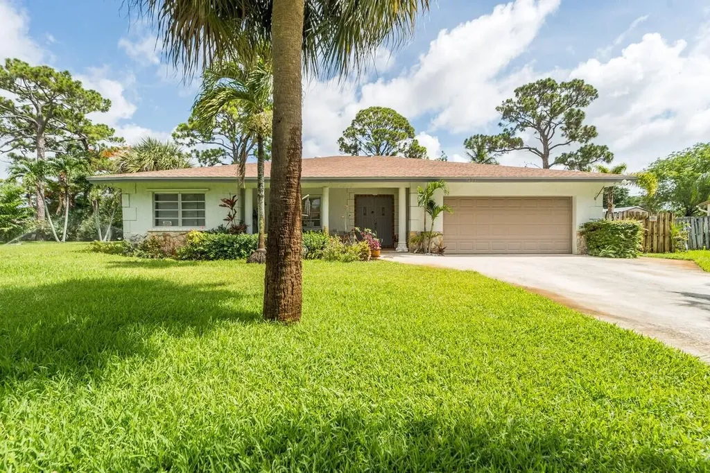 5423 Woodland Drive Delray Beach FL 33484